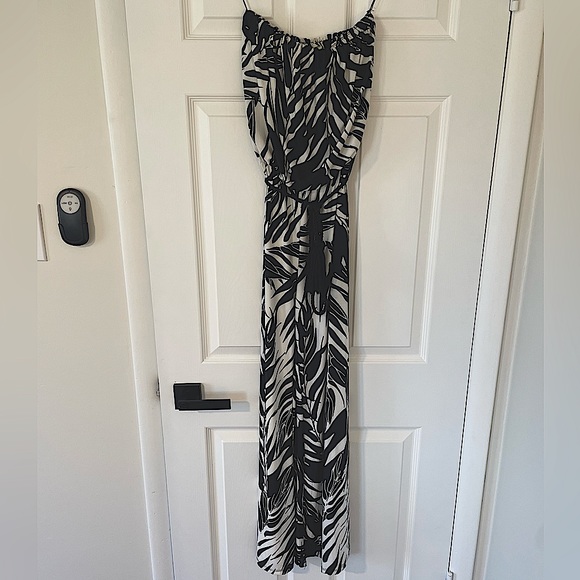 Women’s Black and White Jumpsuit - Picture 4 of 8